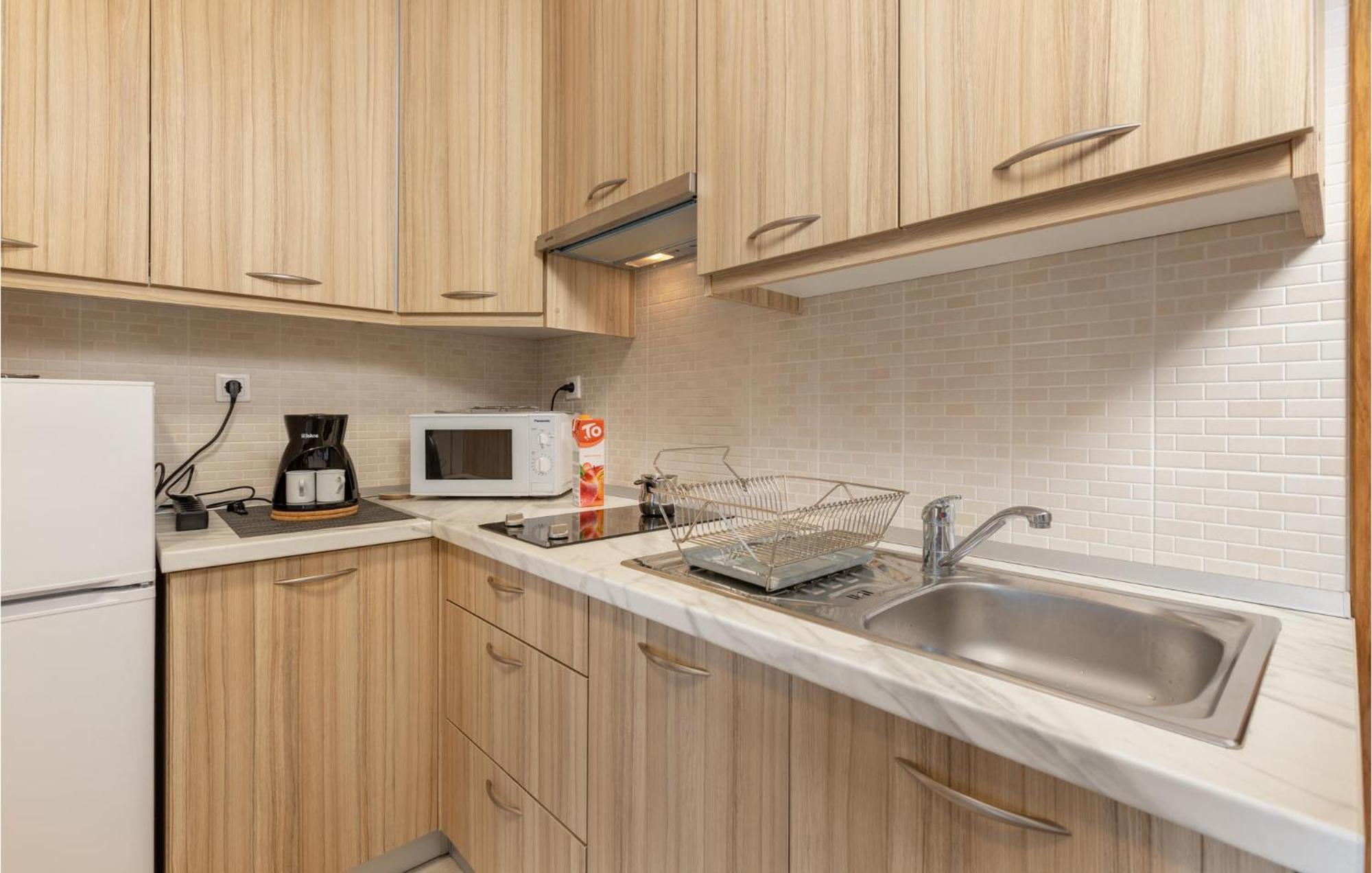 Cozy Apartment In Crikvenica With Kitchen 외부 사진