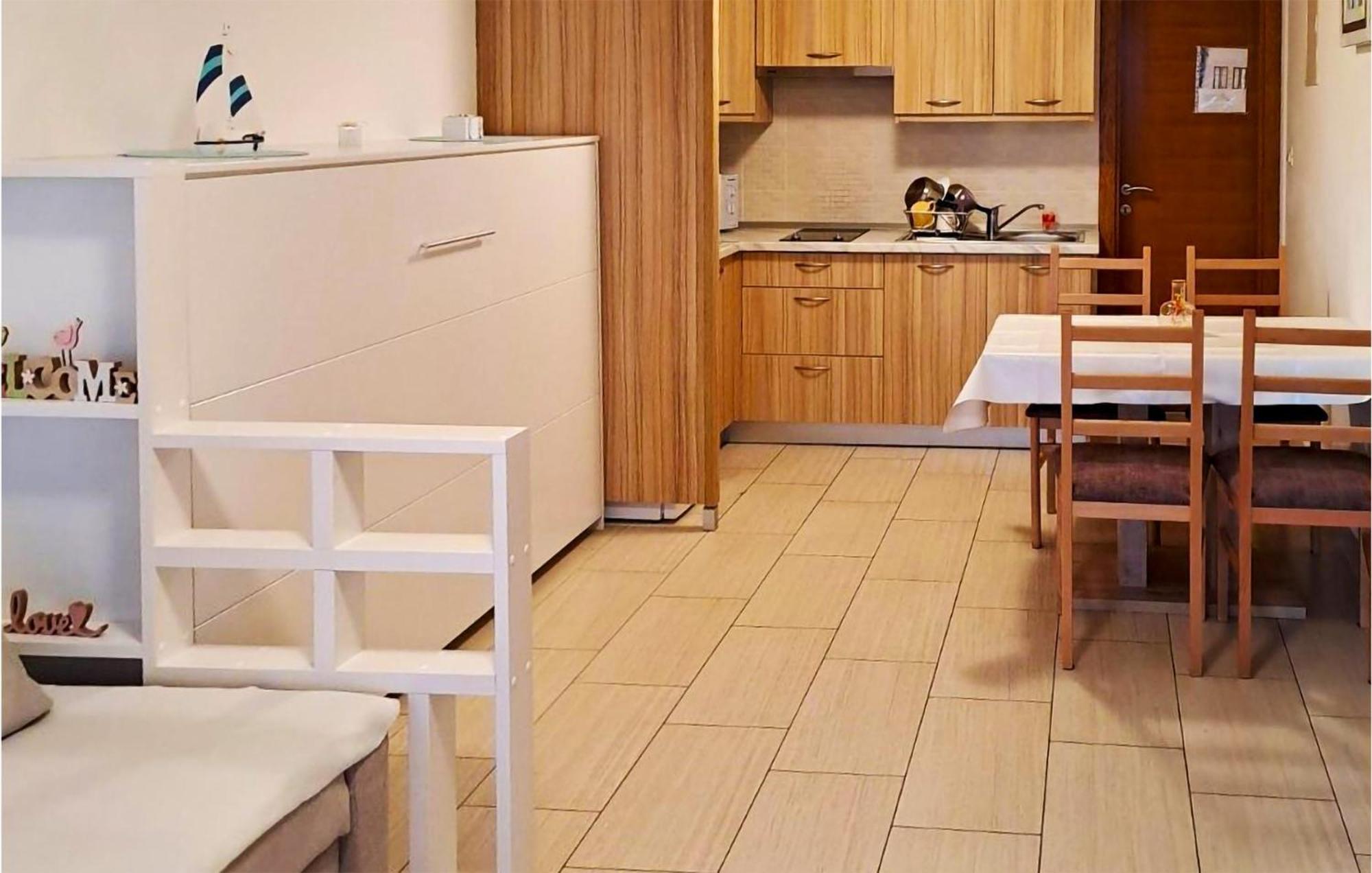 Cozy Apartment In Crikvenica With Kitchen 외부 사진