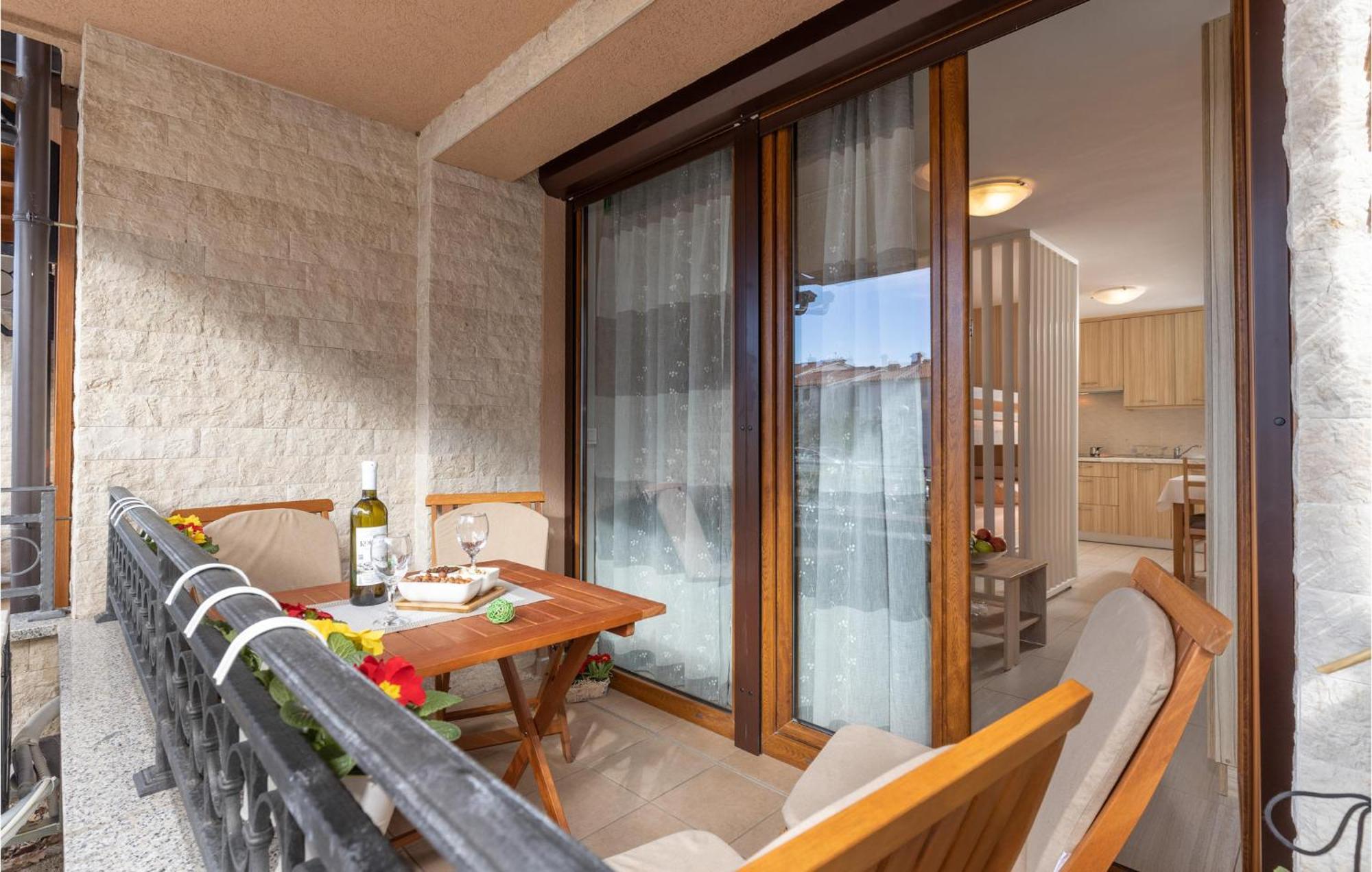Cozy Apartment In Crikvenica With Kitchen 외부 사진